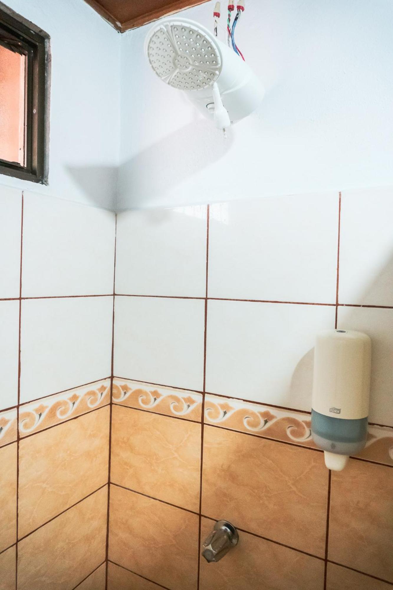 Cabinas Lupita La Fortuna Exteriör bild