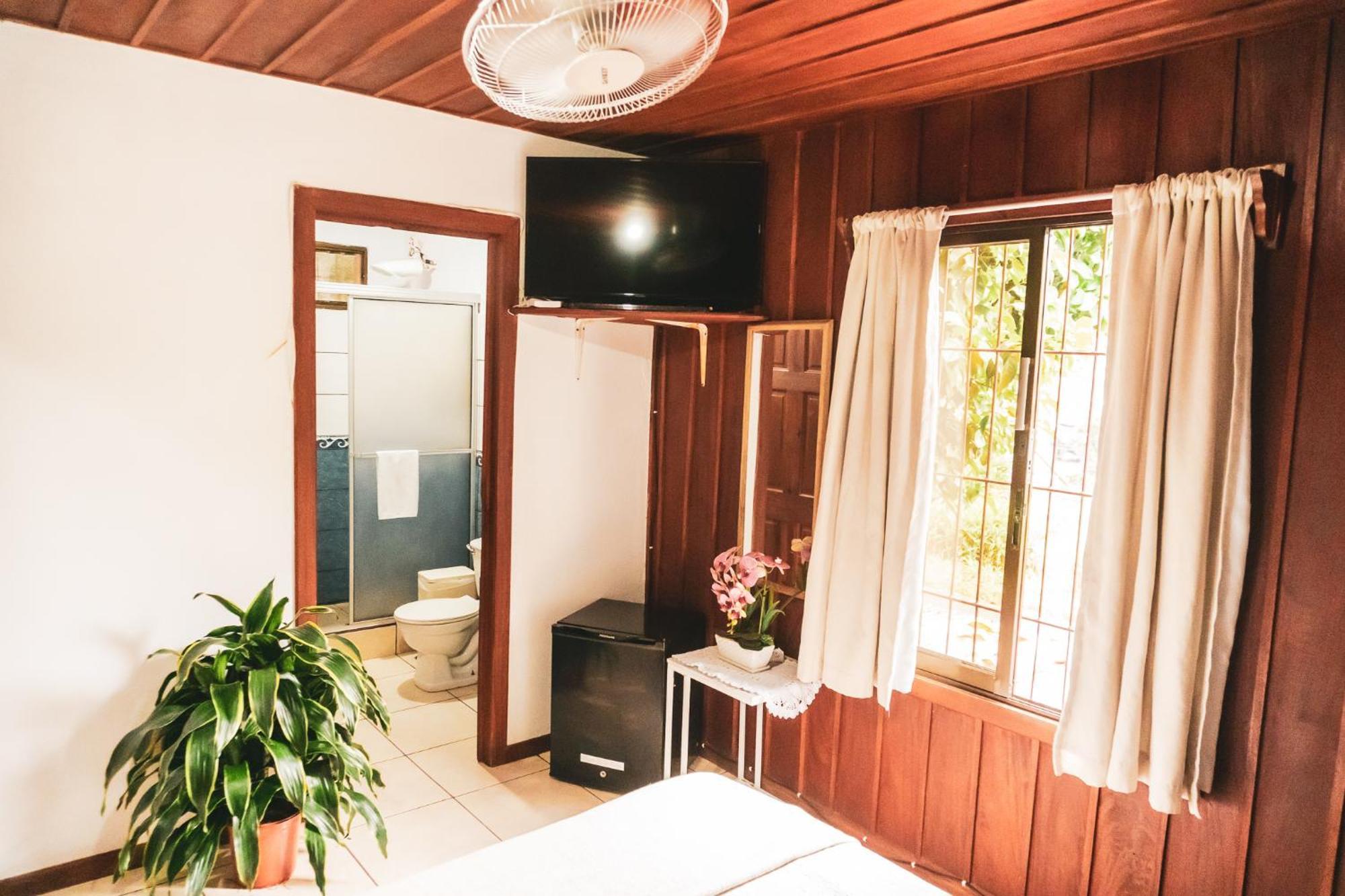 Cabinas Lupita La Fortuna Exteriör bild