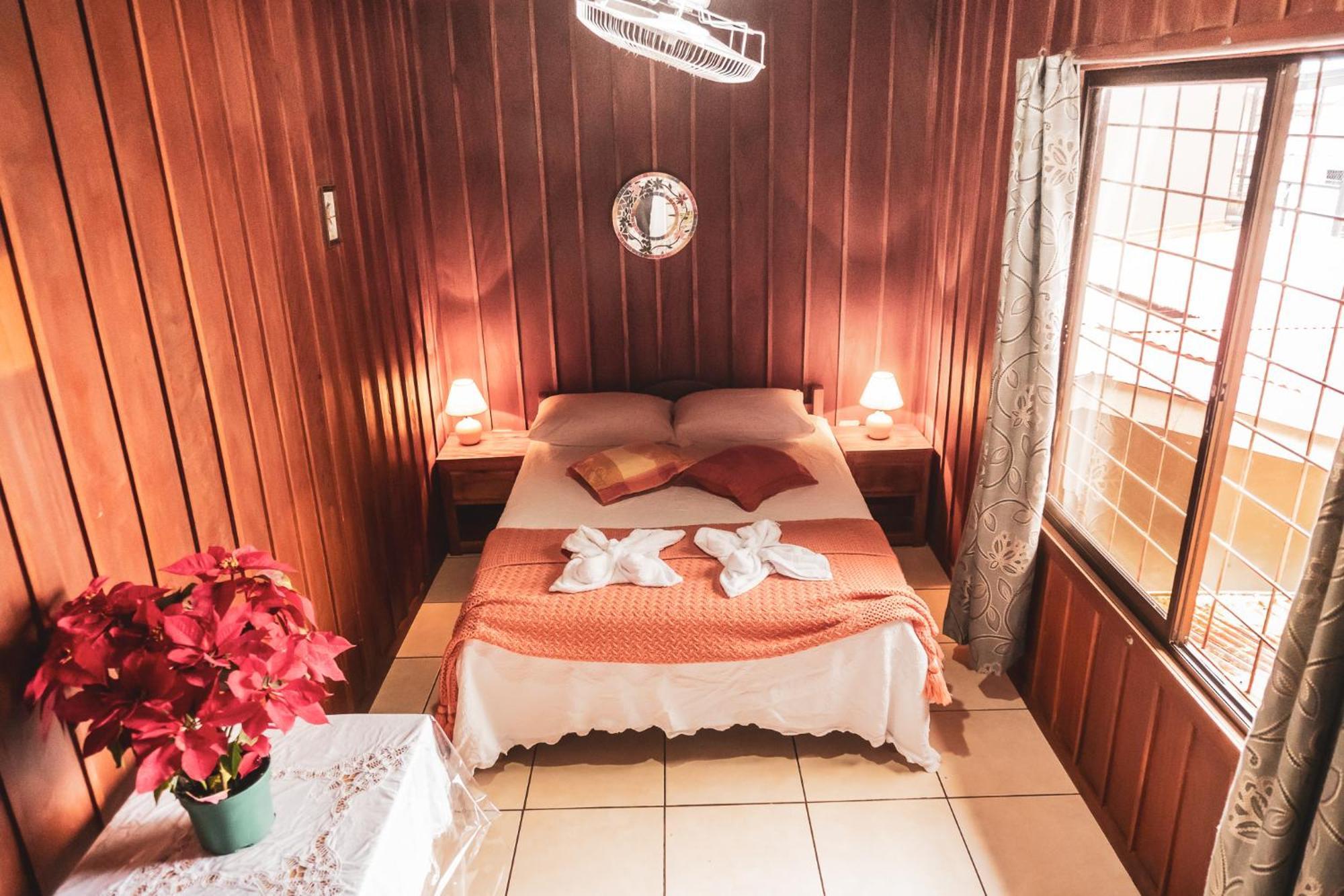 Cabinas Lupita La Fortuna Exteriör bild